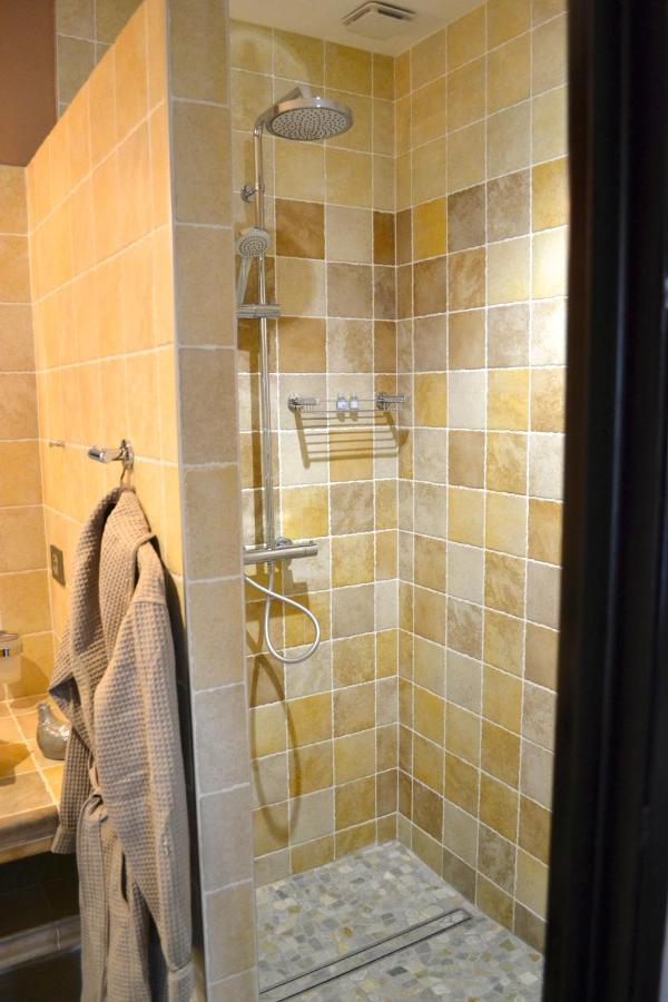 Bed and Breakfast Les Tamaris Castelnau-sur-Gupie Exterior foto